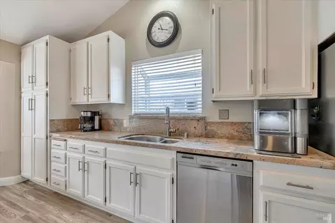 123 William Cir, Cloverdale, CA 95425 photo 4