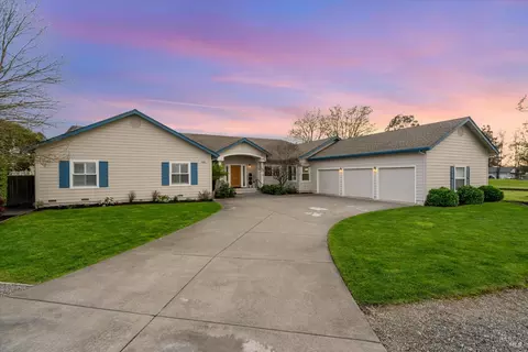 4462 Regent Ct, Santa Rosa, CA 95401