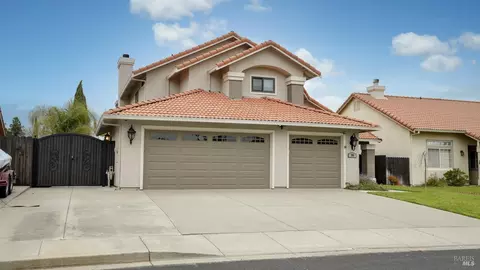 960 Iron Dr, Vacaville, CA 95687
