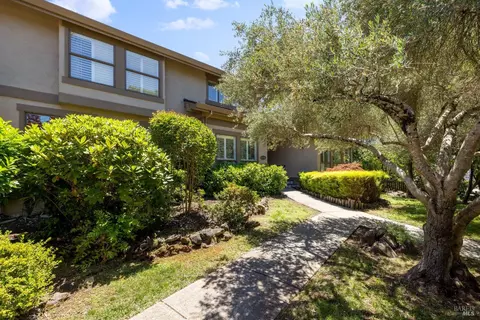 2606 Sunrise Ave, Santa Rosa, CA 95409