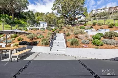Exterior - 104 Walnut Ave, Corte Madera, CA 94925 photo 4 of 24