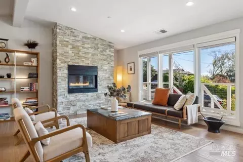 Living - 104 Walnut Ave, Corte Madera, CA 94925 photo 2 of 7