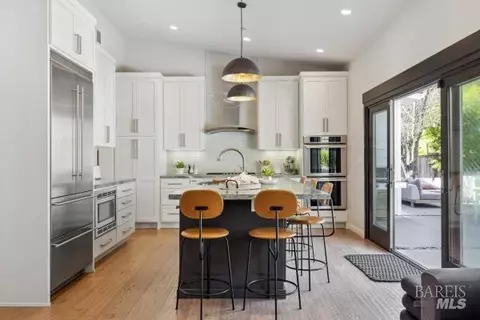 Kitchen - 104 Walnut Ave, Corte Madera, CA 94925 photo 2 of 8