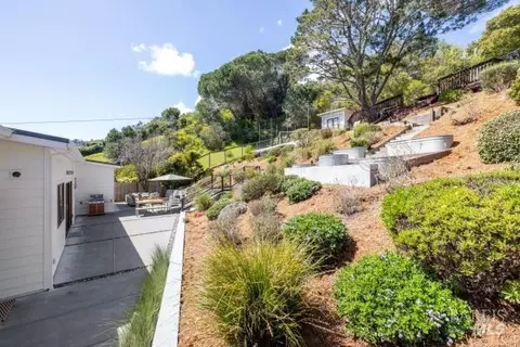 Exterior - 104 Walnut Ave, Corte Madera, CA 94925 photo 6 of 24