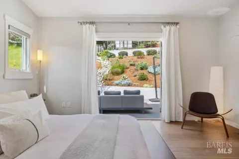 Bedroom - 104 Walnut Ave, Corte Madera, CA 94925 photo 2 of 9