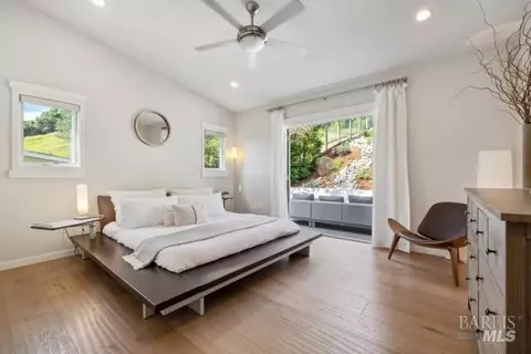 Bedroom - 104 Walnut Ave, Corte Madera, CA 94925 photo 1 of 9
