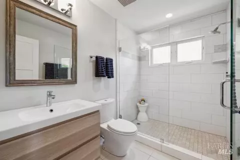 Bath - 104 Walnut Ave, Corte Madera, CA 94925 photo 4 of 4