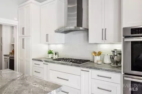 Kitchen - 104 Walnut Ave, Corte Madera, CA 94925 photo 5 of 8