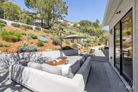 Exterior - 104 Walnut Ave, Corte Madera, CA 94925 photo 11 of 24