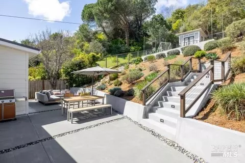 Exterior - 104 Walnut Ave, Corte Madera, CA 94925 photo 7 of 24