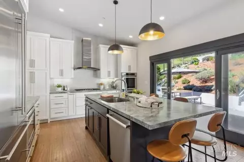 Kitchen - 104 Walnut Ave, Corte Madera, CA 94925 photo 4 of 8