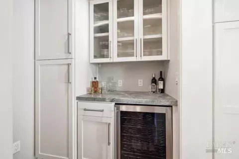 Kitchen - 104 Walnut Ave, Corte Madera, CA 94925 photo 7 of 8