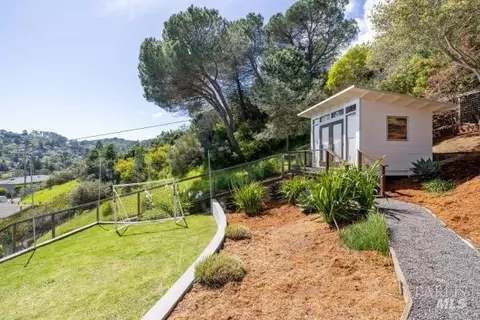 Exterior - 104 Walnut Ave, Corte Madera, CA 94925 photo 14 of 24