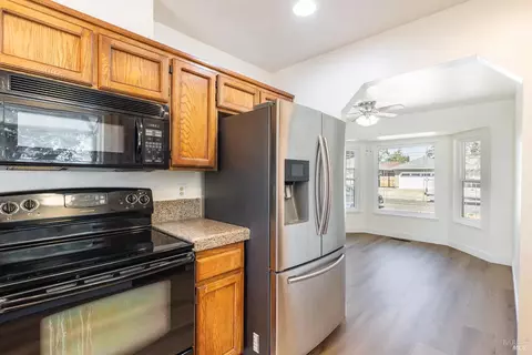 900 W Starburst Ct, Windsor, CA 95492 photo 8