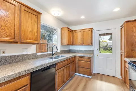 900 W Starburst Ct, Windsor, CA 95492 photo 10