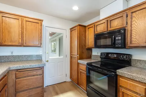900 W Starburst Ct, Windsor, CA 95492 photo 11