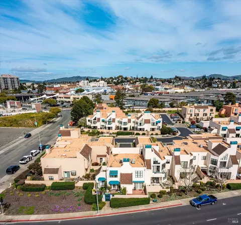 View/Area - 115 Nantucket Ln, Vallejo, CA 94590 photo 6 of 8