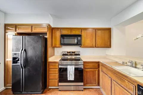 Kitchen - 115 Nantucket Ln, Vallejo, CA 94590 photo 1 of 4