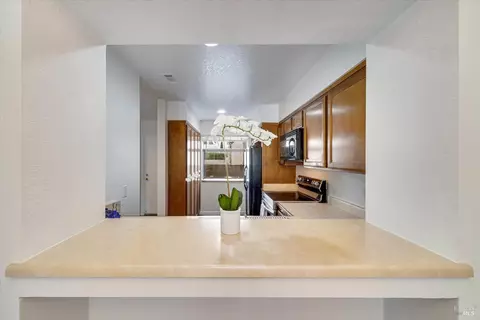 Kitchen - 115 Nantucket Ln, Vallejo, CA 94590 photo 4 of 4