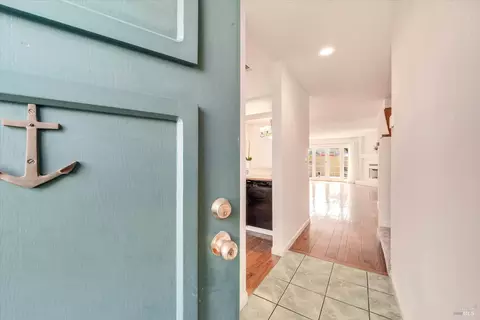 Entry Way - 115 Nantucket Ln, Vallejo, CA 94590 photo 1 of 3