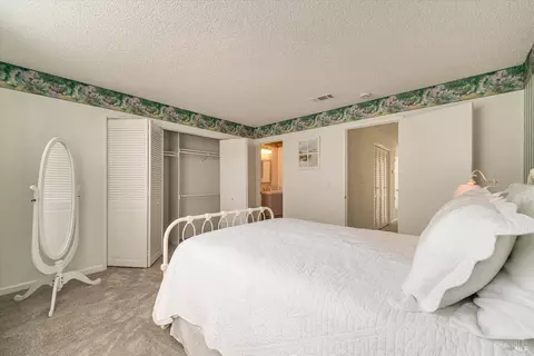 Bedroom - 115 Nantucket Ln, Vallejo, CA 94590 photo 3 of 3
