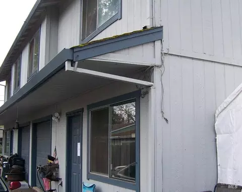 132 E Oak St, Willits, CA 95490