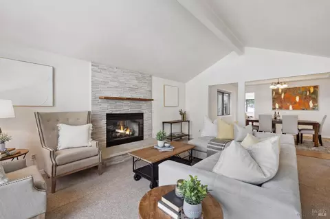 1574 Centennial Cir, Calistoga, CA 94515