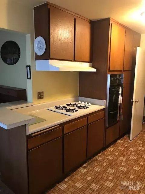 249 Valencia St, Vallejo, CA 94591 photo 2