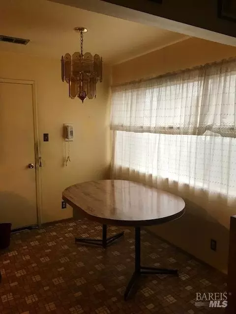 249 Valencia St, Vallejo, CA 94591 photo 4