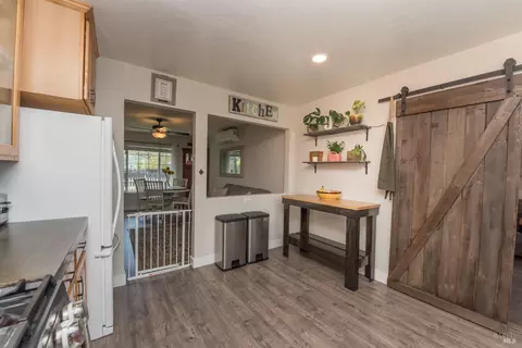 Kitchen - 10150 Starr Rd, Windsor, CA 95492 photo 3 of 3
