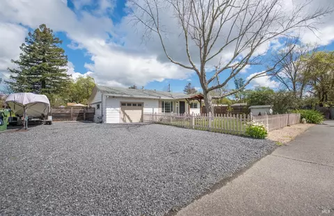 Exterior - 10150 Starr Rd, Windsor, CA 95492 photo 13 of 14