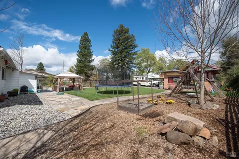 Exterior - 10150 Starr Rd, Windsor, CA 95492 photo 11 of 14