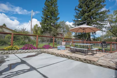 Exterior - 10150 Starr Rd, Windsor, CA 95492 photo 5 of 14