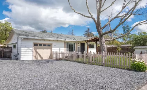 10150 Starr Rd, Windsor, CA 95492