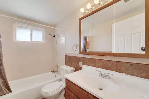 1049 1st St, Fairfield, CA 94533 photo 21
