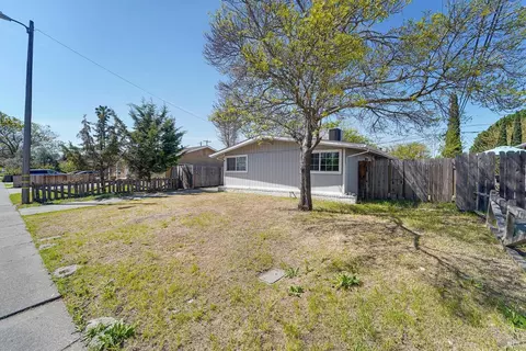1049 1st St, Fairfield, CA 94533 photo 3