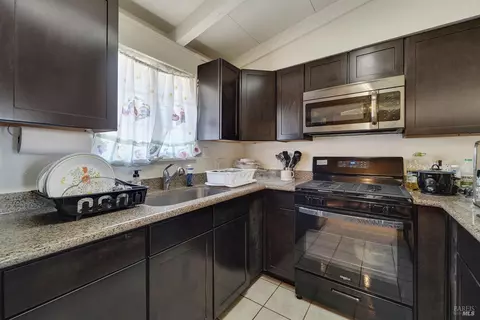 1049 1st St, Fairfield, CA 94533 photo 18