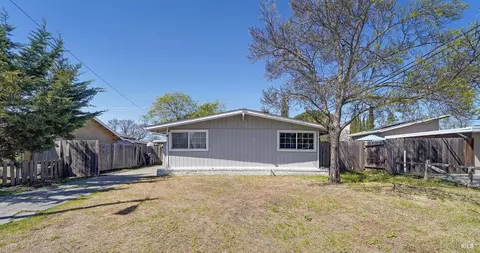 1049 1st St, Fairfield, CA 94533 photo 2