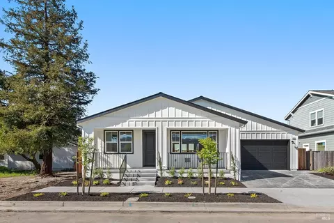 749 Acacia Ln, Santa Rosa, CA 95409