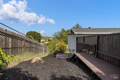 Exterior - 306 Coughlan St, Vallejo, CA 94590 photo 5 of 7