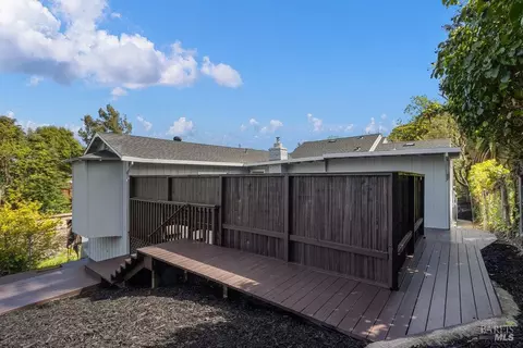 Exterior - 306 Coughlan St, Vallejo, CA 94590 photo 6 of 7