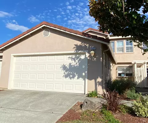 327 Columbia Cir, Benicia, CA 94510