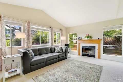 Living - 113 Riverview Ter, Benicia, CA 94510 photo 2 of 6