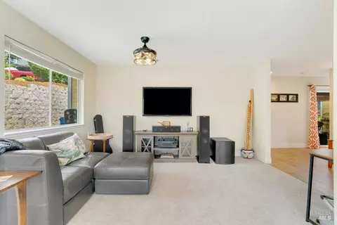 Living - 113 Riverview Ter, Benicia, CA 94510 photo 6 of 6