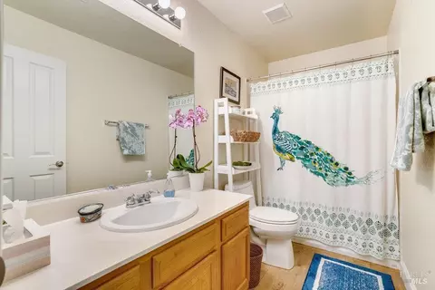 Bath - 113 Riverview Ter, Benicia, CA 94510 photo 4 of 4