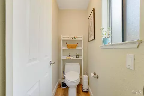 Bath - 113 Riverview Ter, Benicia, CA 94510 photo 3 of 4
