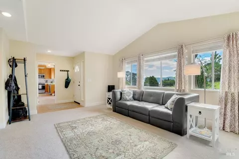 Living - 113 Riverview Ter, Benicia, CA 94510 photo 3 of 6