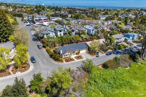 View/Area - 113 Riverview Ter, Benicia, CA 94510 photo 2 of 6