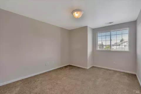 Other - 542 Piccadilly Pl, Windsor, CA 95492 photo 3 of 6
