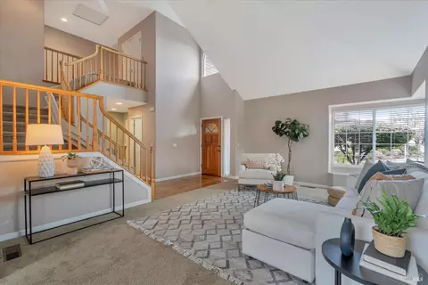 Living - 542 Piccadilly Pl, Windsor, CA 95492 photo 3 of 7